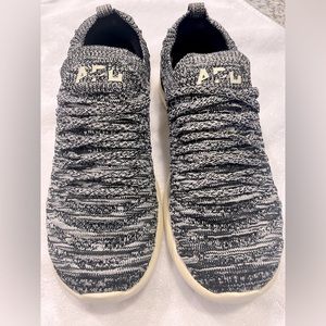 APL techloom wave sneakers in excellent condition size 6 1/2